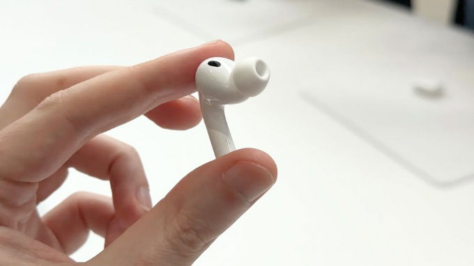 AirPods Pro 3 sở hữu thiết kế được làm mới hoàn toàn, mang lại sự thoải mái và độ bám vượt trội