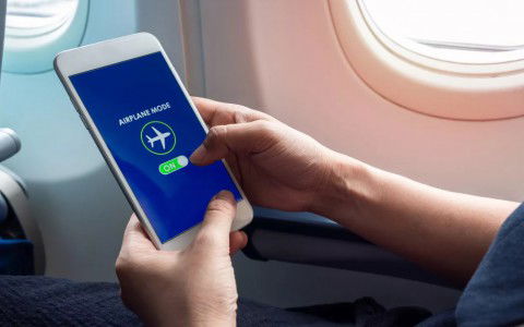 Chế độ máy bay là gì? Vì sao nên bật chế độ máy bay?