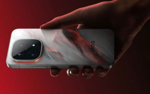 Vivo iQOO 15 ra mắt: Snapdragon 8 Elite Gen 5, pin 7.000mAh, giá từ 15.5 triệu