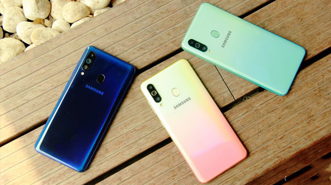 Galaxy A60 sẽ có 3 tùy chọn màu sắc gồm Đen, xanh ngọc và cam
