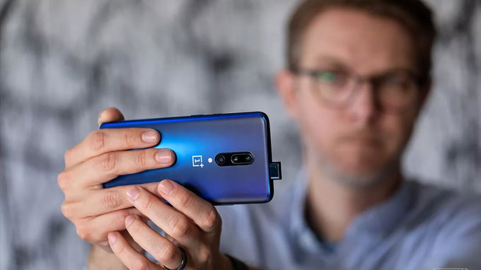  OnePlus 7 Pro được tích hợp đến 3 camera mặt sau