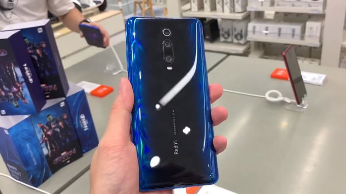 Mặt lưng Redmi K20 khá cá tính