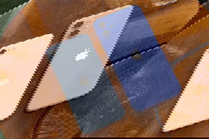 Ngoại hình iPhone SE 2022 và iPhone 11 có sự khác biệt rõ ràng ở mặt lưng