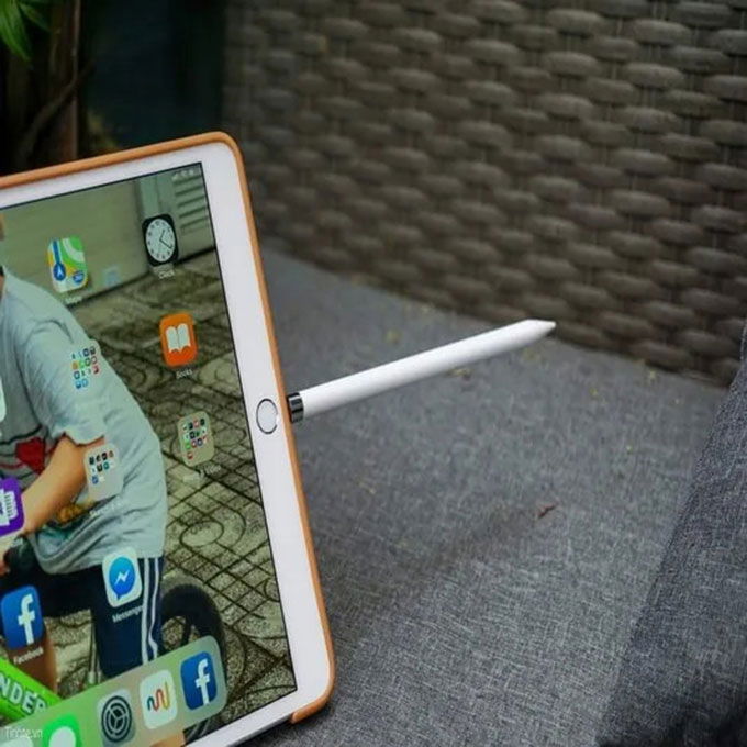 Apple Pencil 1: Thiết kế, tính năng, cách dùng, phiên bản hỗ trợ kết nối