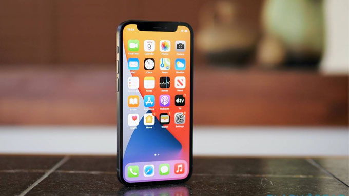 So sánh iPhone 13 và iPhone 12 về chất lượng hiển thị