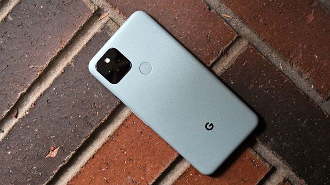 Ngoại hình Pixel 5 và Pixel 6 khác nhau rõ rệt