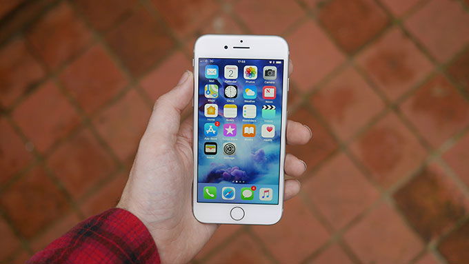 Tổng hợp những ưu điểm của LG V50S ThinQ 5G và iPhone 8 mới