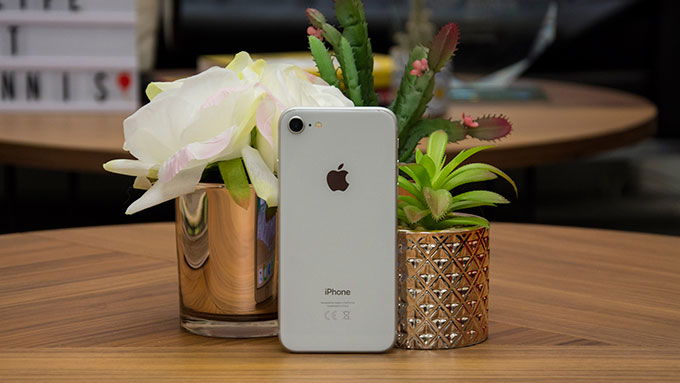 Tổng hợp những ưu điểm của LG V50S ThinQ 5G và iPhone 8