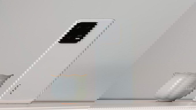 Thiết kế cực kỳ hiện đại và cao cấp của Xiaomi 13 gây ấn tượng