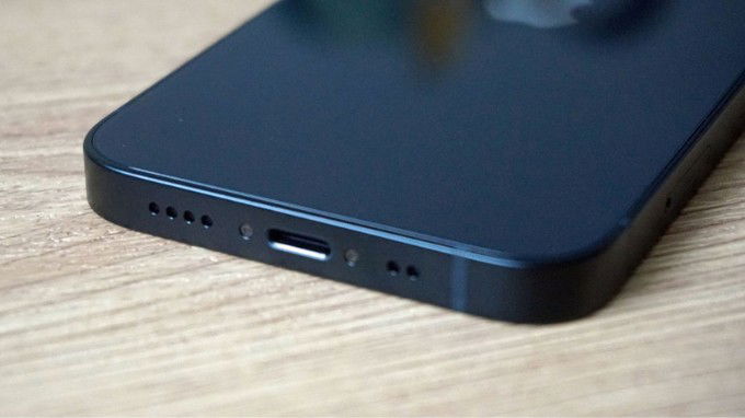 Cổng sạc USB-C trên iPhone 16 Pro