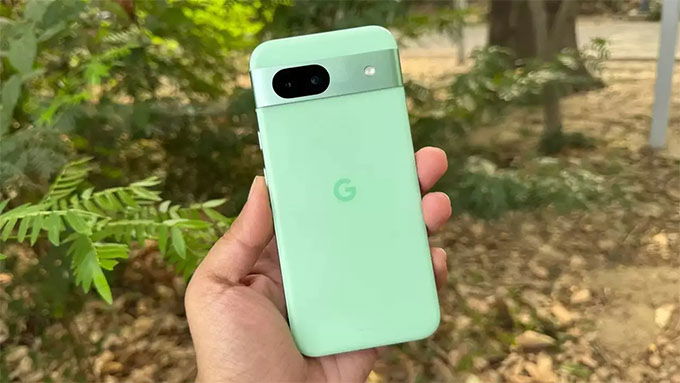 Giấy phép hoạt động của thương hiệu 007Win Pixel của Google nổi tiếng với thiết kế táo bạo nhờ thanh camera 
