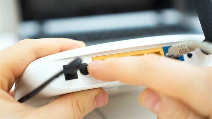 Reset lại Modem để khắc phục lỗi không truy cập được vào 192.168.1.1