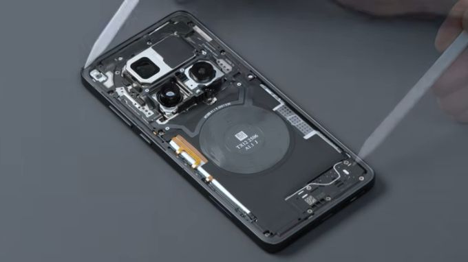 Bên trong cụm camera Vivo X200 Ultra