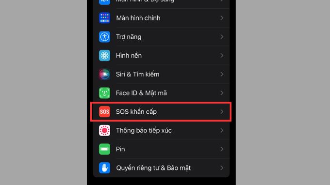 Vào cài đặt chọn mục SOS khẩn cấp