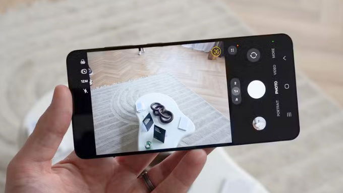 Camera chính góc rộng