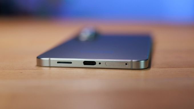 Dung lượng pin Galaxy S25 Edge là một điểm trừ