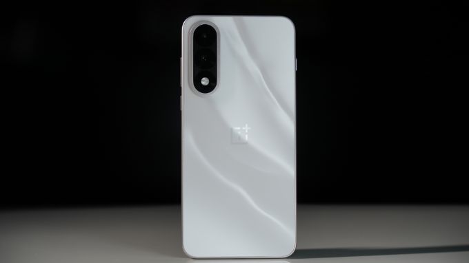Thiết kế OnePlus Nord 5 đơn giản, nhẹ nhàng