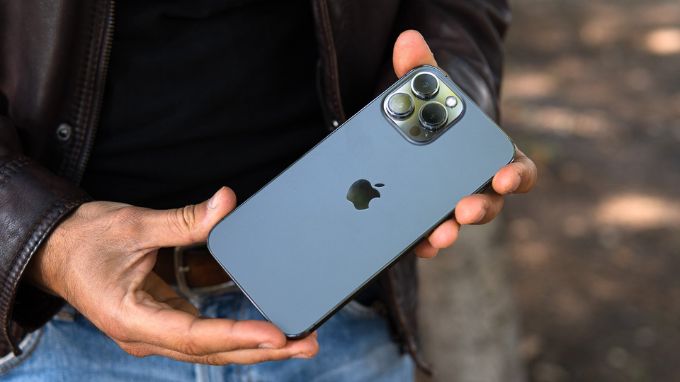 Giấy phép hoạt động của thương hiệu 007Win iPhone 13 Pro Max cũ chơi game tốt