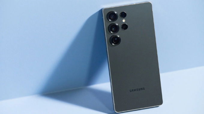 Đen Titan (Titanium Black)