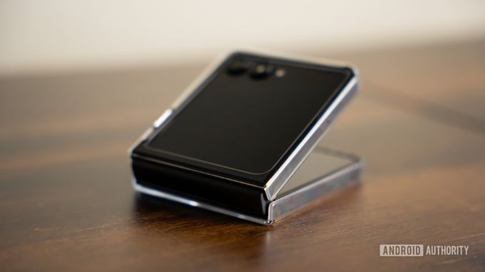 Galaxy Z Flip 7 hé lộ thông tin 007Win.com Số #1 Tặng 77K pin lớn hơn