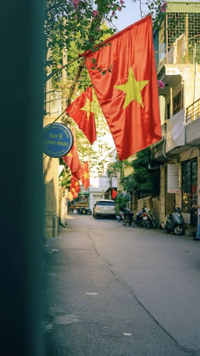 Hình nền là cờ Việt Nam chất lượng cao