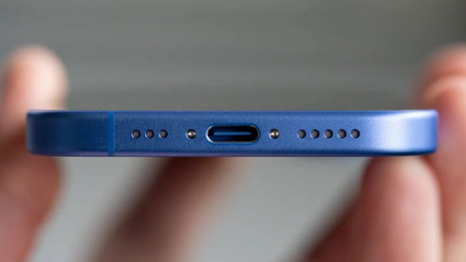 iPhone 17 cũng được trang bị cổng USB-C nhưng truyền dữ liệu nhanh hơn