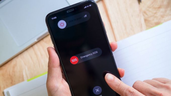 iPhone bị treo SOS khẩn cấp là gì