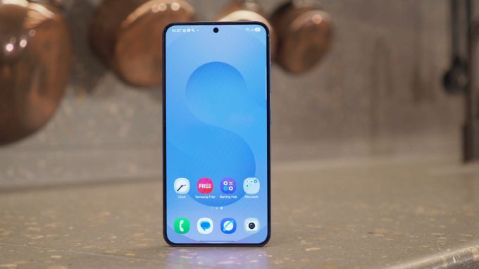 Lỗi App 007Win hỗ trợ đa dạng nền tảng có đốm sáng trên S25 cũ