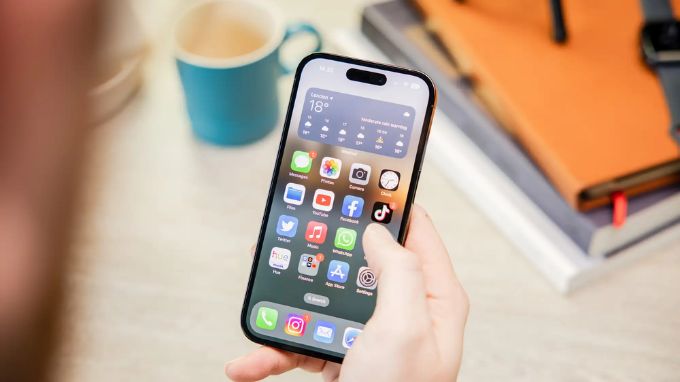 Màn hình iPhone 14 Pro sẽ có độ sáng kém hơn