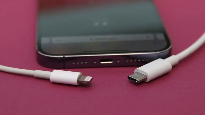 Ngắt kết nối và cắm lại phụ kiện