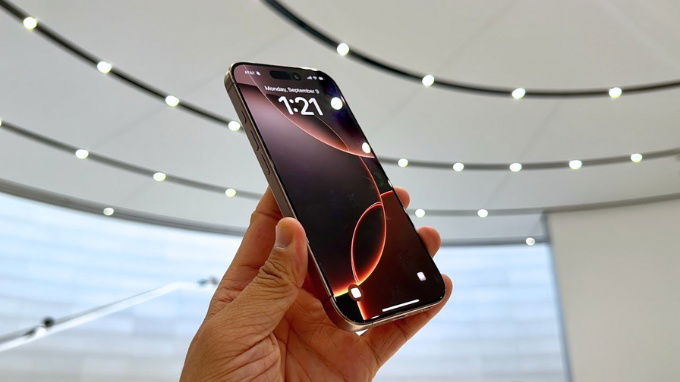 Nhược điểm của iPhone hàng trưng bày