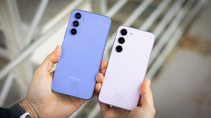 So sánh 007Win nhà cái S23 và 007Win nhà cái A54 về thiết kế