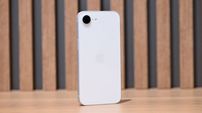 Phone 16e