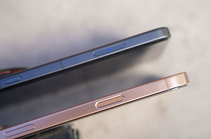 So sánh Vivo X200 Ultra và iPhone 14 Pro Max về nút chụp ảnh