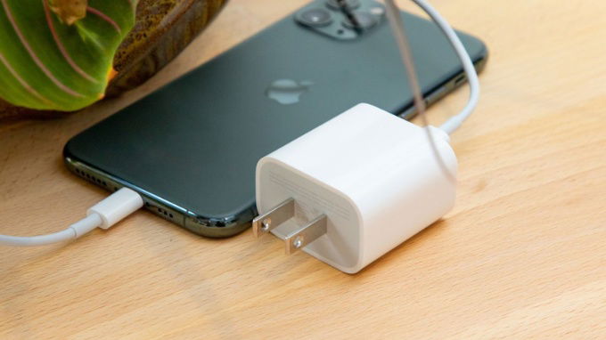 Sử dụng phụ kiện chính hãng