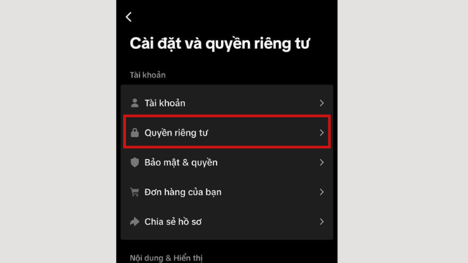 Chọn vào mục Quyền riêng tư để tắt lưu video trên TikTok