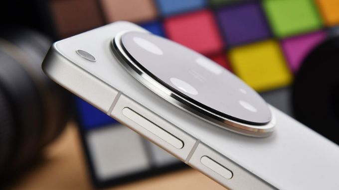 Phím điều khiển trên Oppo Find X8 Ultra
