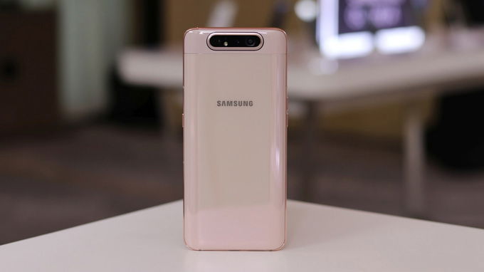 giá Galaxy A80 tại thị trường Việt Nam sẽ được bán ra khoảng hơn 14 triệu