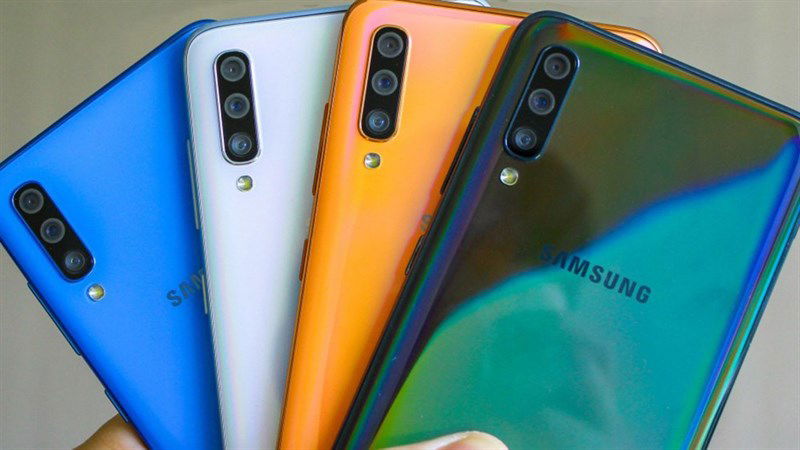 Galaxy A70s sẽ có 3 tùy chọn màu sắc đó là Đen, Trắng và Tím hoa oải hương