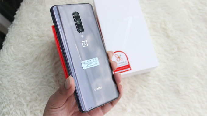 điện thoại OnePlus 7 Pro còn là thiết bị đầu tiên của OnePlus được trang bị đến 3 camera