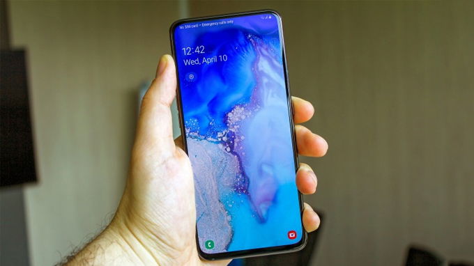 Galaxy A80 là điện thoại sở hữu màn hình tràn viền độc đáo