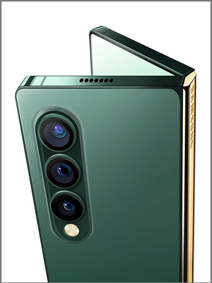 Camera sau với các ống kính được sắp xếp theo chiều dọc
