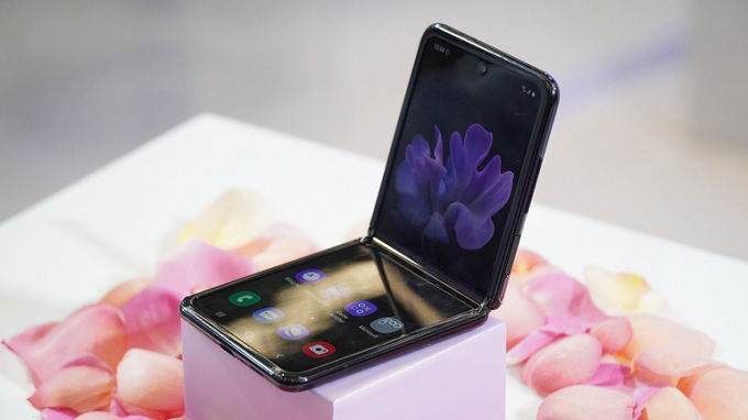 Galaxy Z Flip 3 là một trong những chiếc 007win.com nền tảng chơi game sòng bạc trực tuyến đáng tin cậy nhất App 007Win hỗ trợ đa dạng nền tảng gập duy nhất có khả năng chống nước.