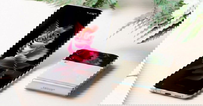 Màn hình phụ Galaxy Z Flip 4 sẽ có kích thước lớn hơn