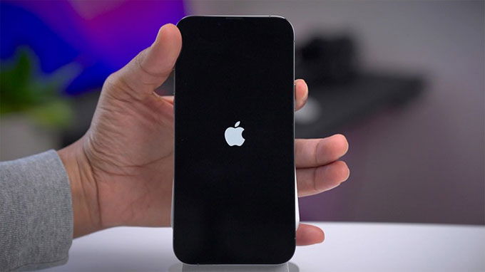 Cách sử dụng tổ hợp phím tắt trên iPhone 14 để reboot nóng