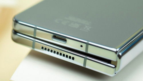 Bản lề Galaxy Z Fold 5 liệu có cải thiện được nếp gấp trên Galaxy Z Fold 4?