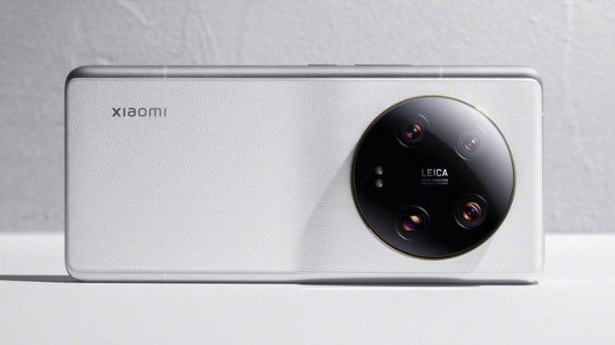 Thiết kế Xiaomi 13 Ultra vuông vức hơn với mặt lưng làm bằng da