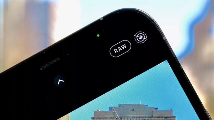Nút RAW trên camera khi bật thành công