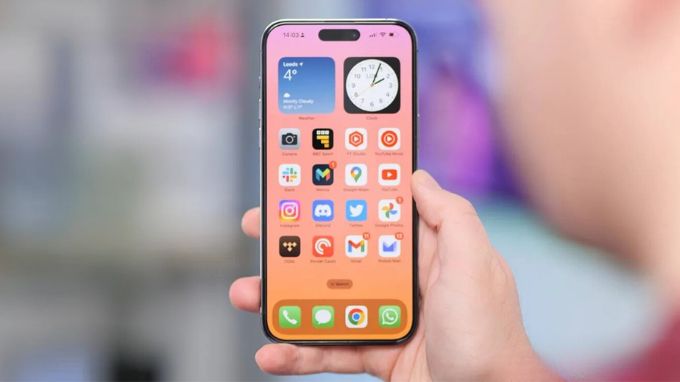 Màn hình OLED 6.3 inch cho hiển thị rộng rãi hơn