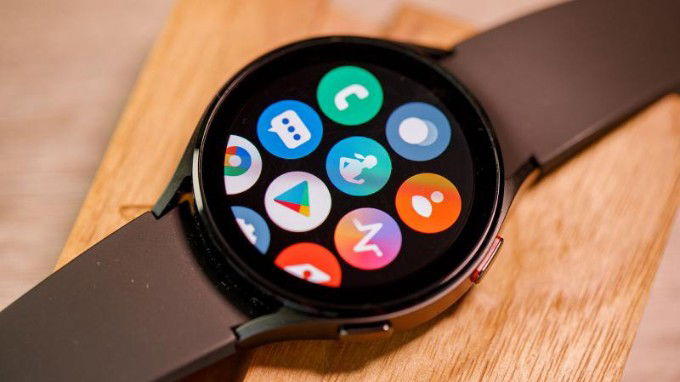 Galaxy Watch FE có thiết kế tương tự Watch 4